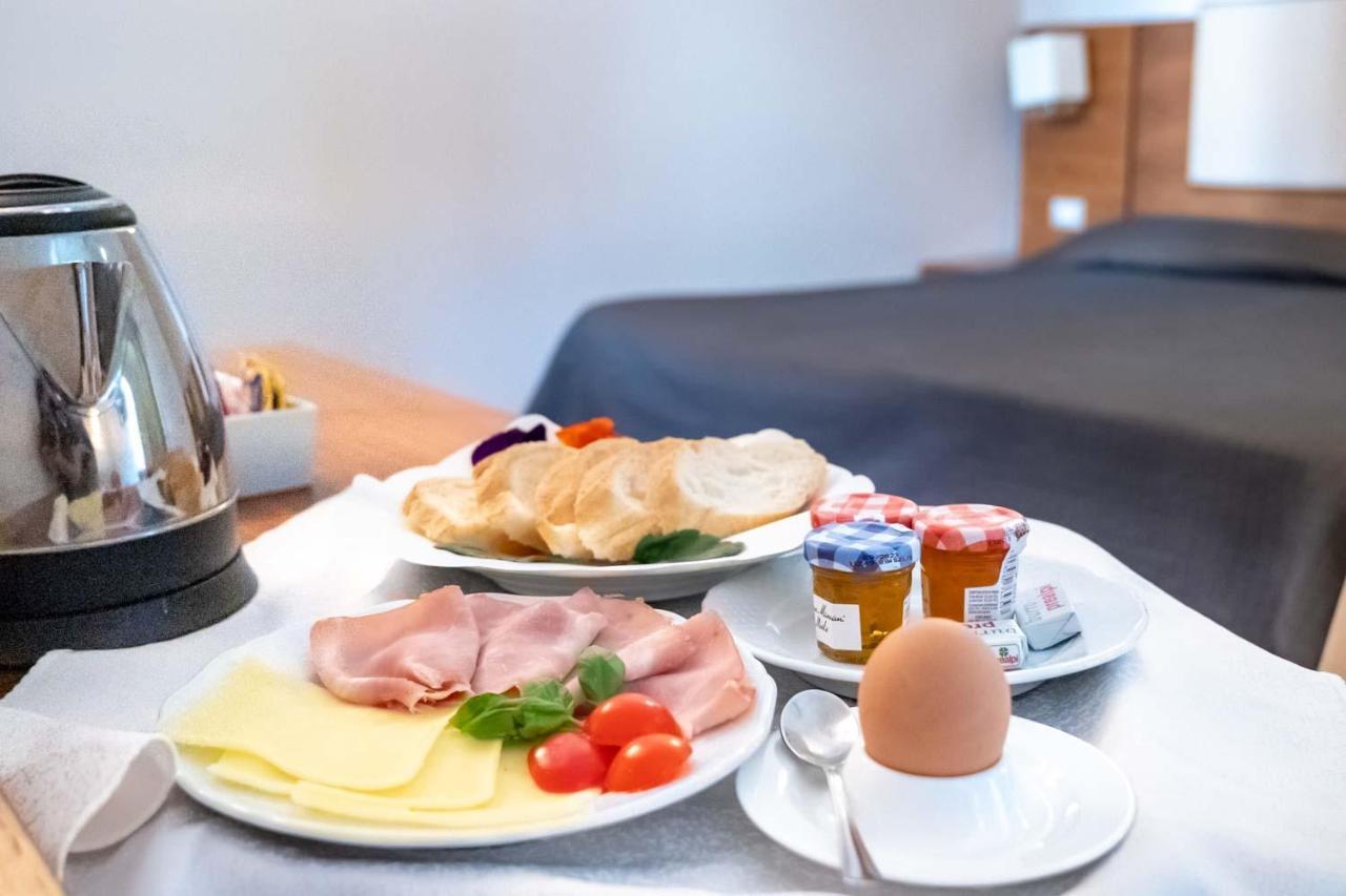 Marinella Hotel 3*