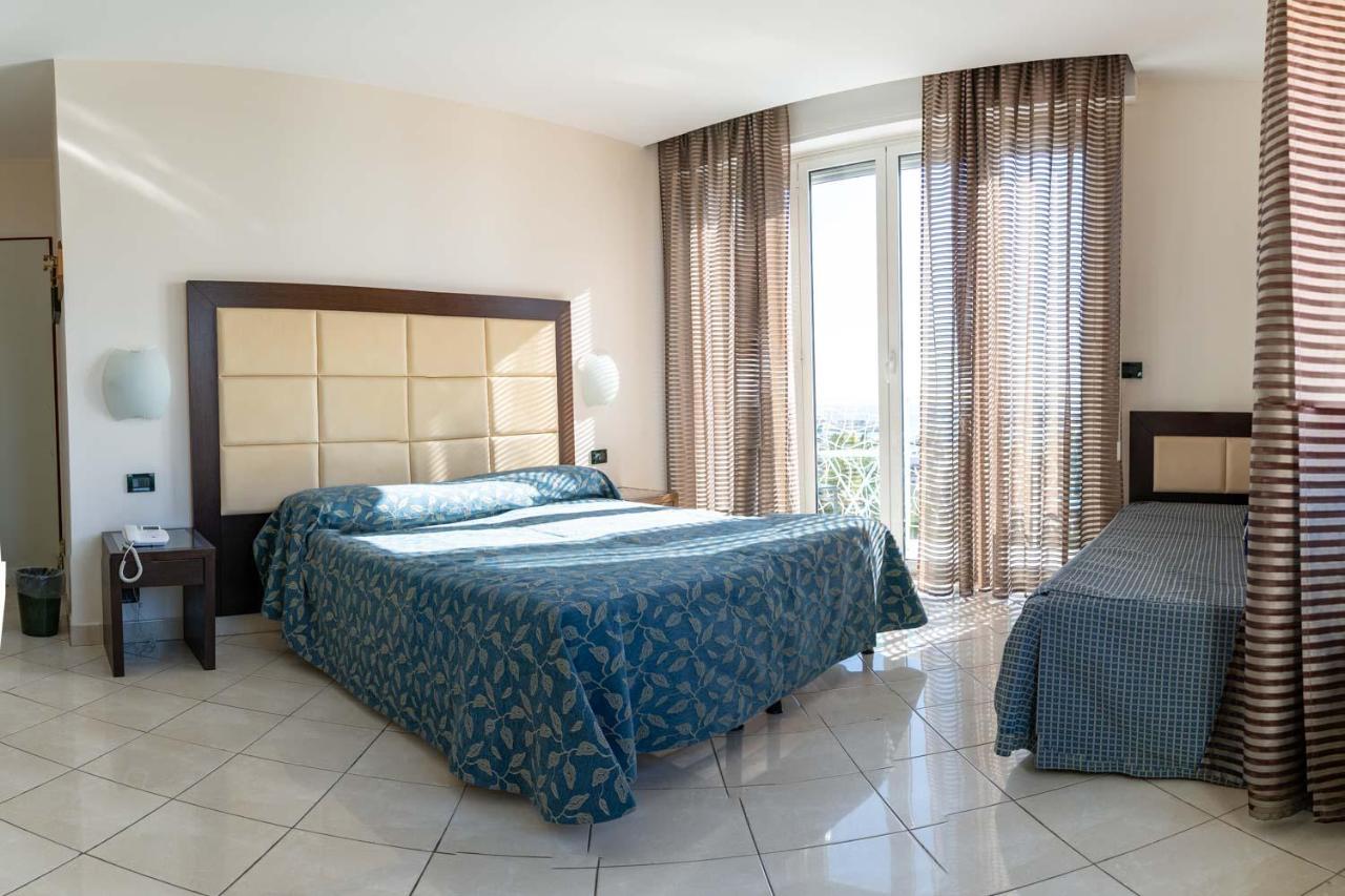 Marinella Hotel 3*