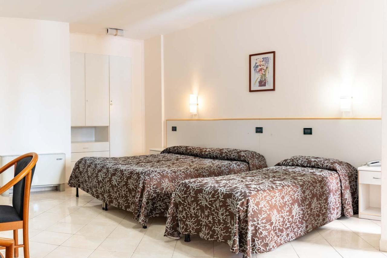 Marinella 3*