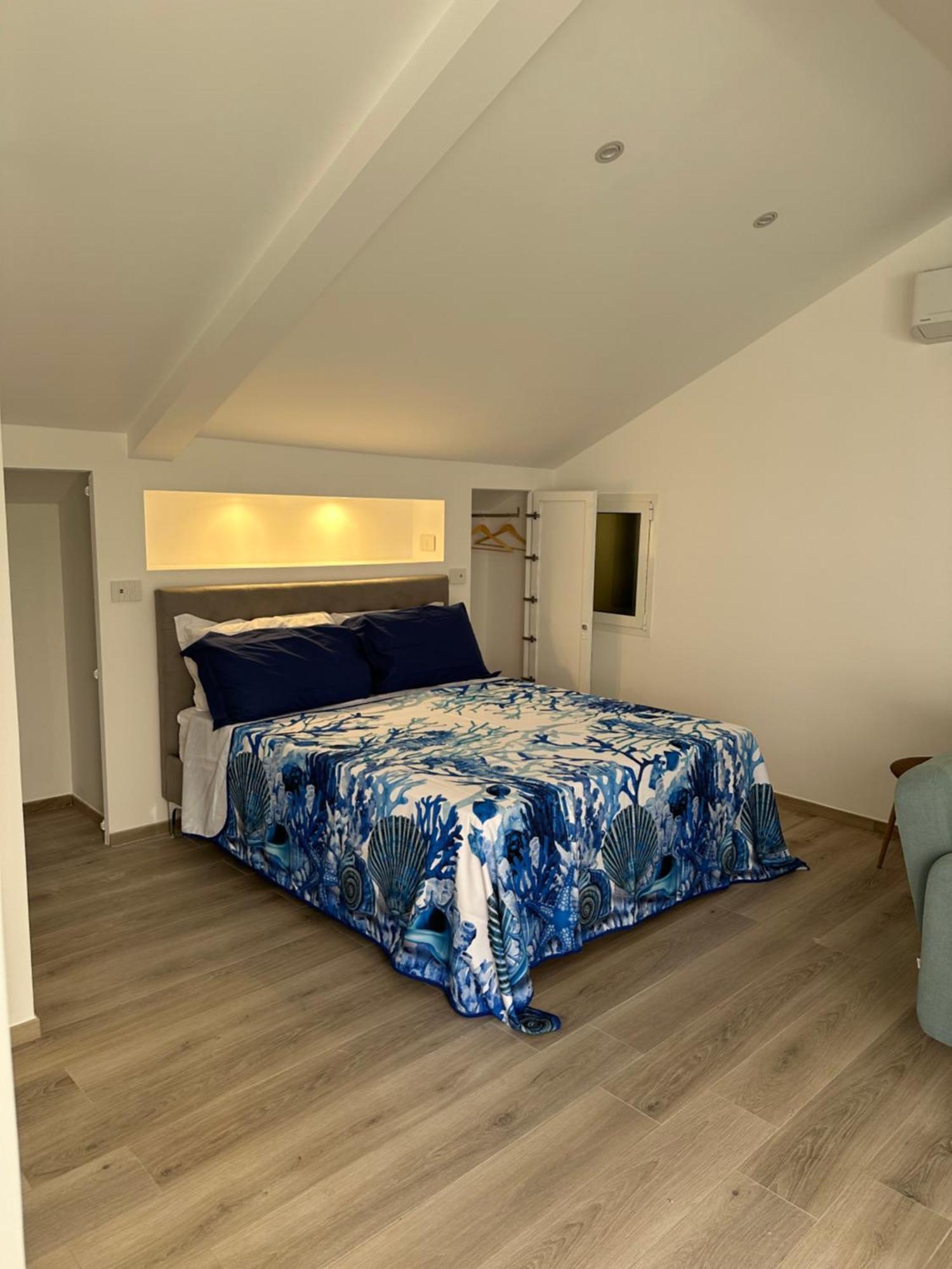 Marinella 3*